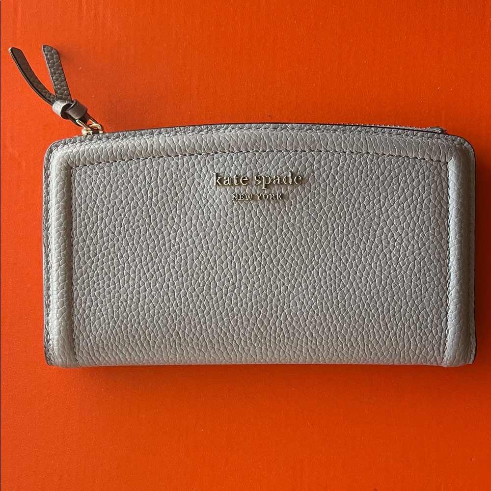 NWOT Kate Spade Pebbled Gray Leather Wallet